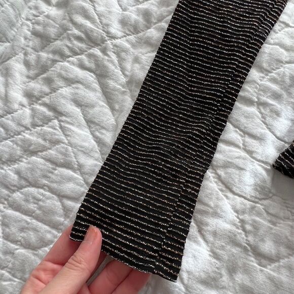 NWT Francesca’s Long Sleeve Wrap V-Neck Top glitter Embellished Size XS - Picture 5 of 10